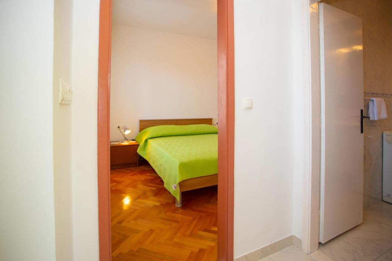 Apartment Nola Podgora Bagian luar foto