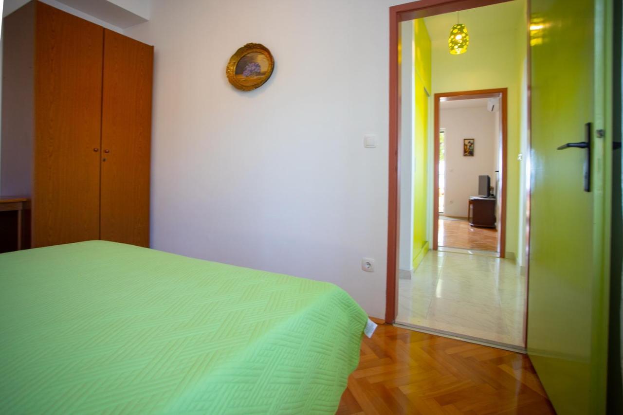 Apartment Nola Podgora Bagian luar foto