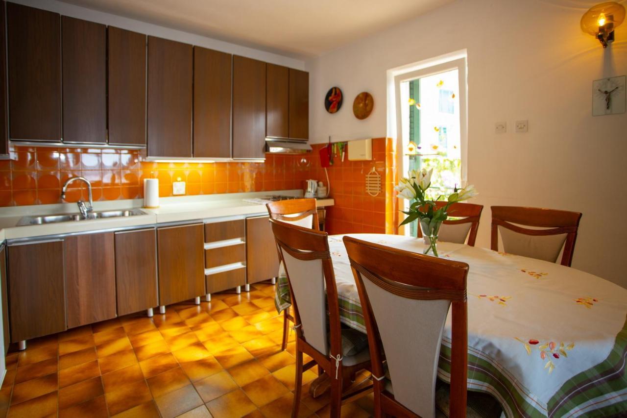 Apartment Nola Podgora Bagian luar foto