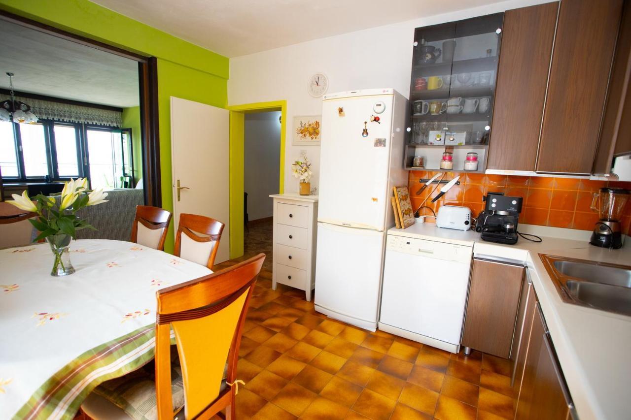 Apartment Nola Podgora Bagian luar foto