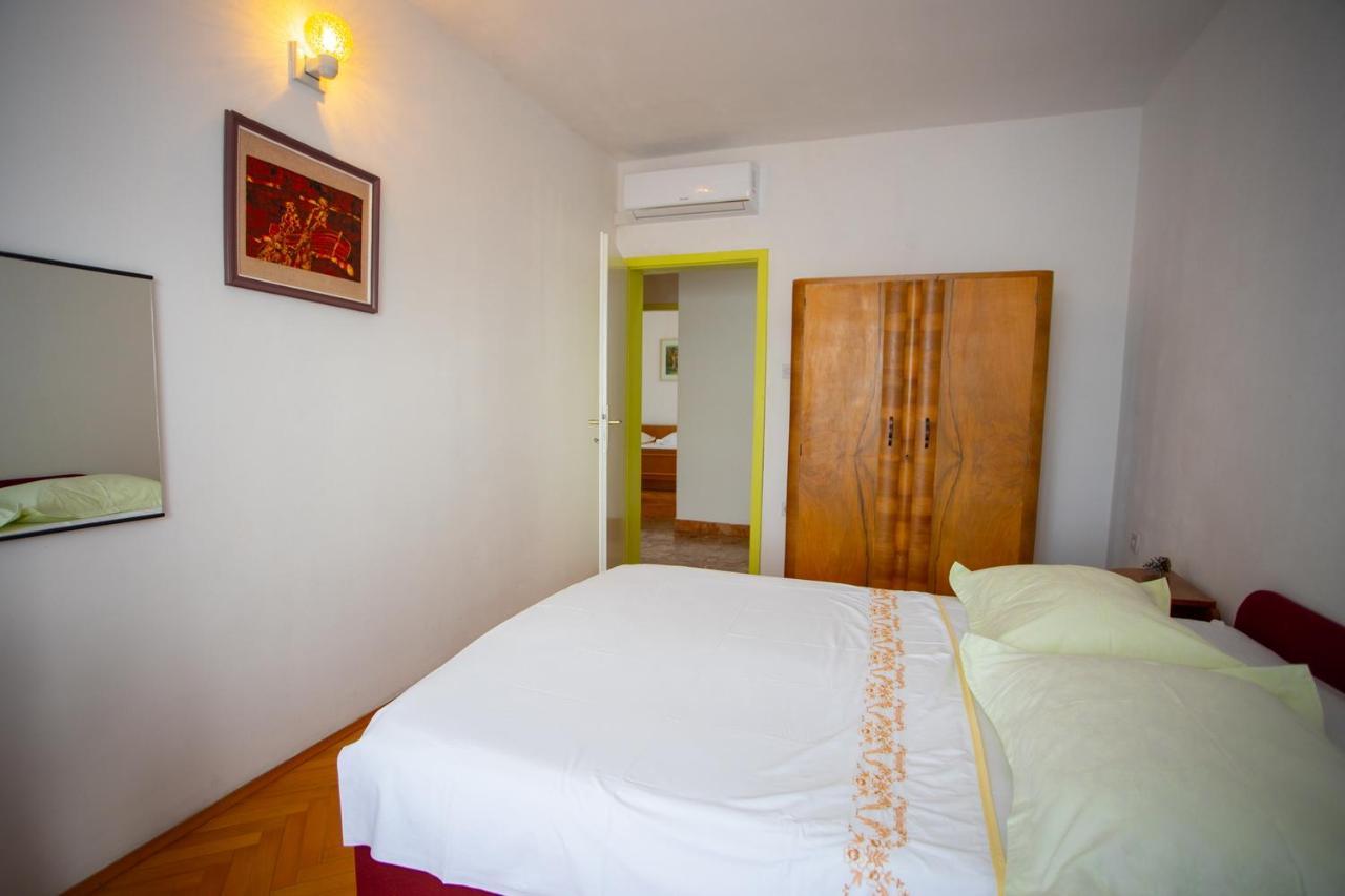 Apartment Nola Podgora Bagian luar foto