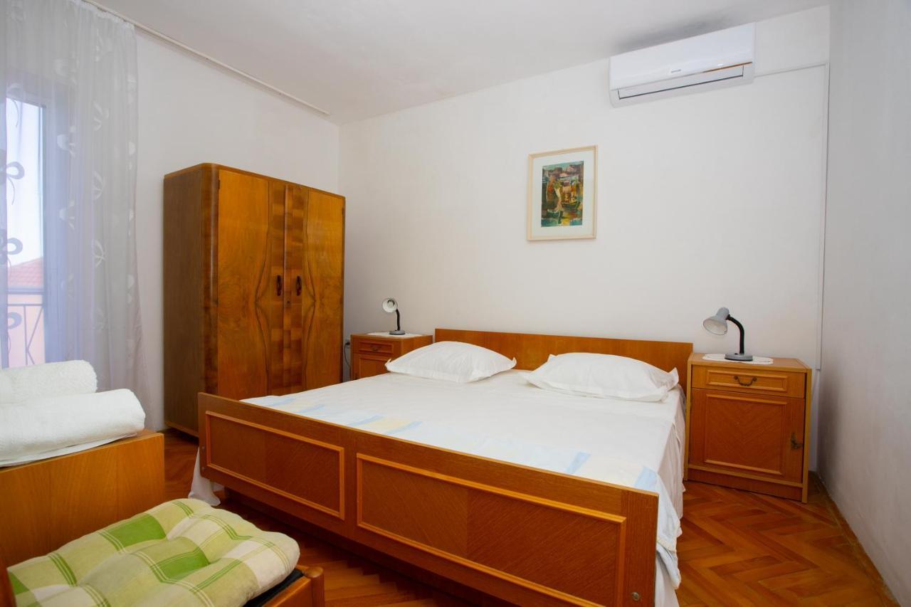 Apartment Nola Podgora Bagian luar foto