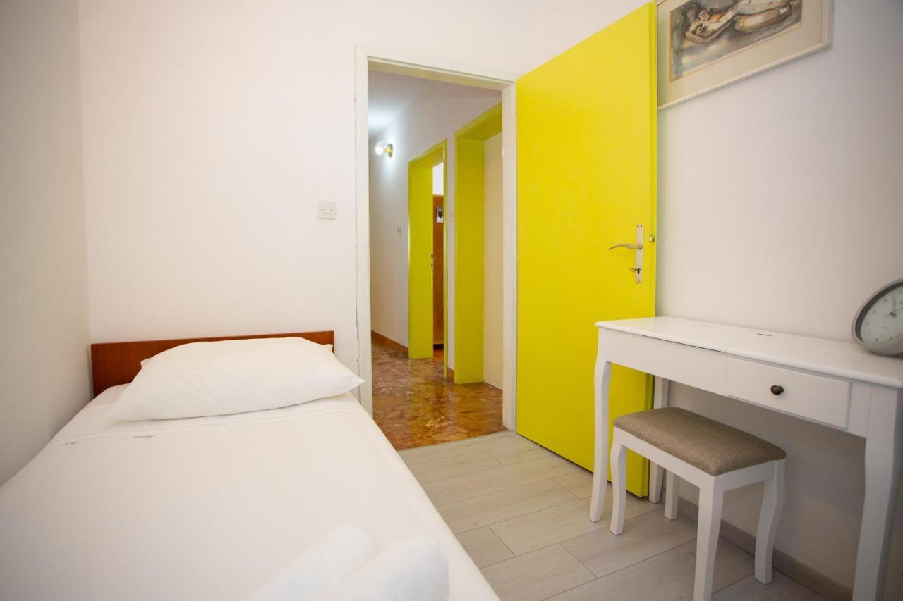 Apartment Nola Podgora Bagian luar foto