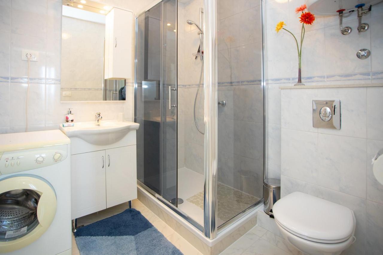 Apartment Nola Podgora Bagian luar foto