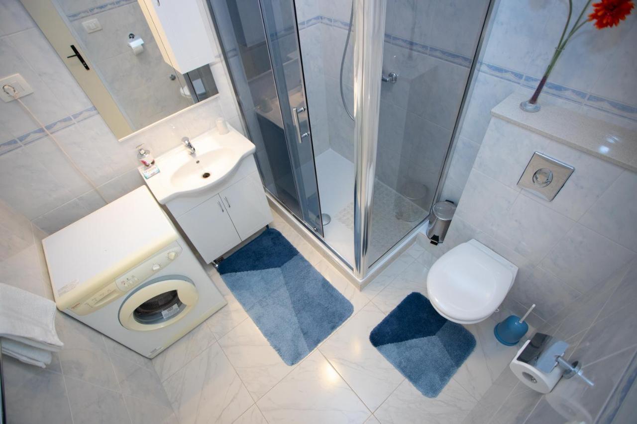 Apartment Nola Podgora Bagian luar foto
