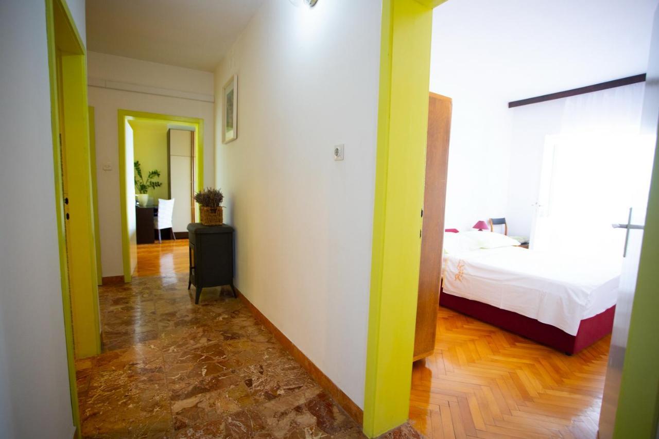 Apartment Nola Podgora Bagian luar foto
