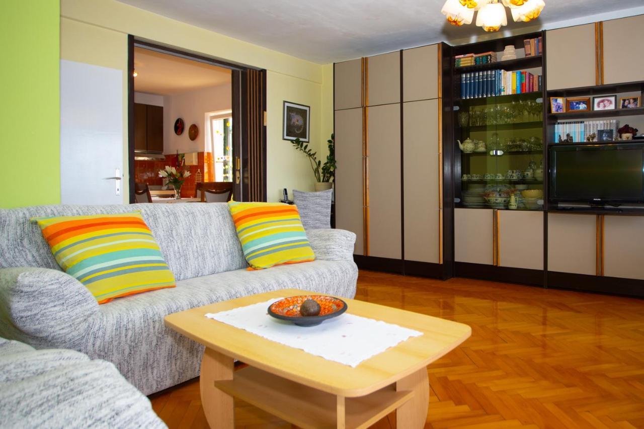 Apartment Nola Podgora Bagian luar foto