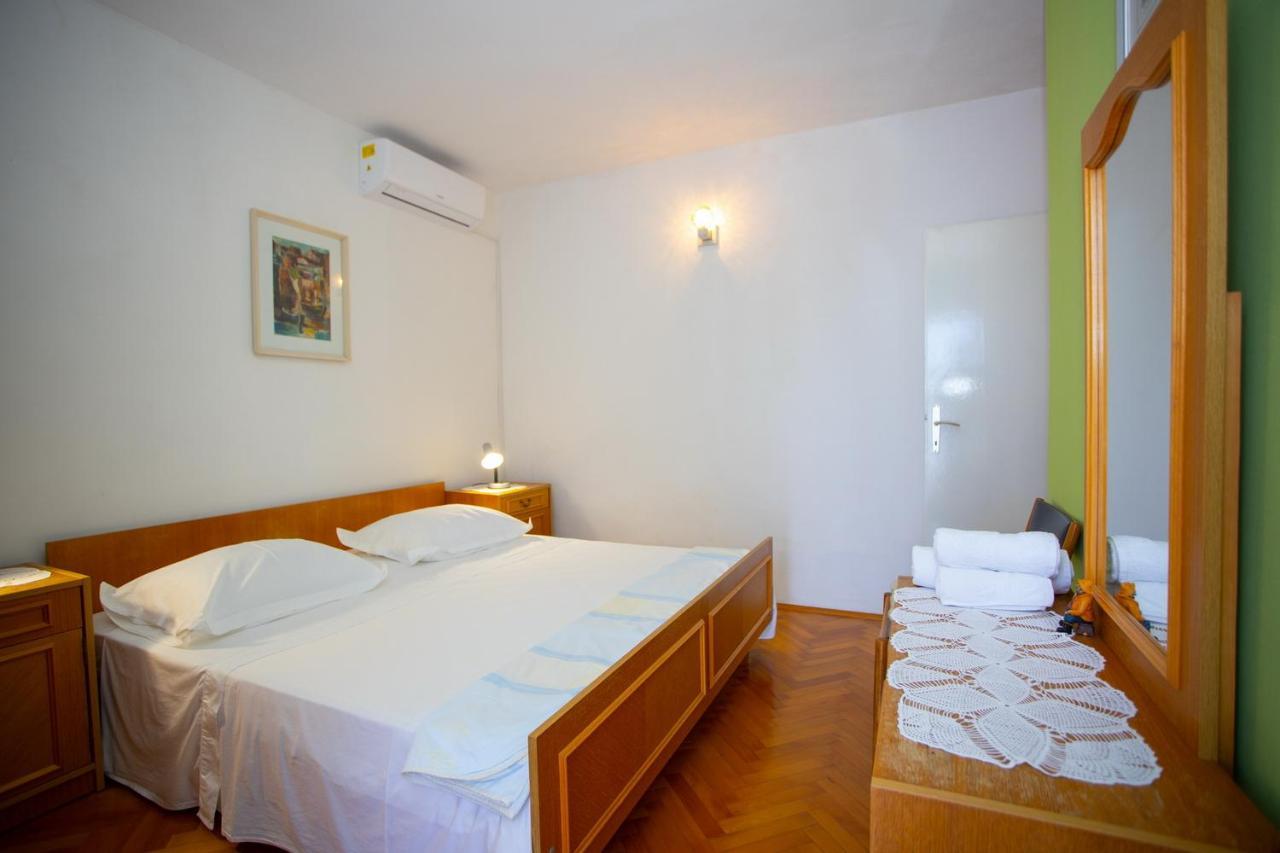 Apartment Nola Podgora Bagian luar foto