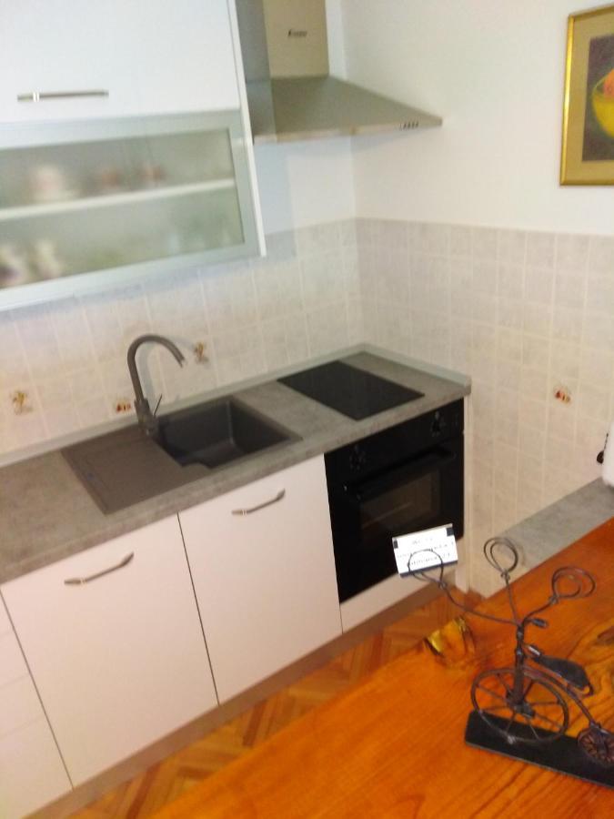 Apartment Nola Podgora Bagian luar foto