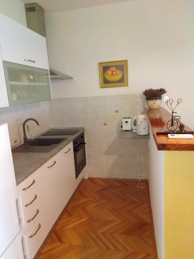Apartment Nola Podgora Bagian luar foto